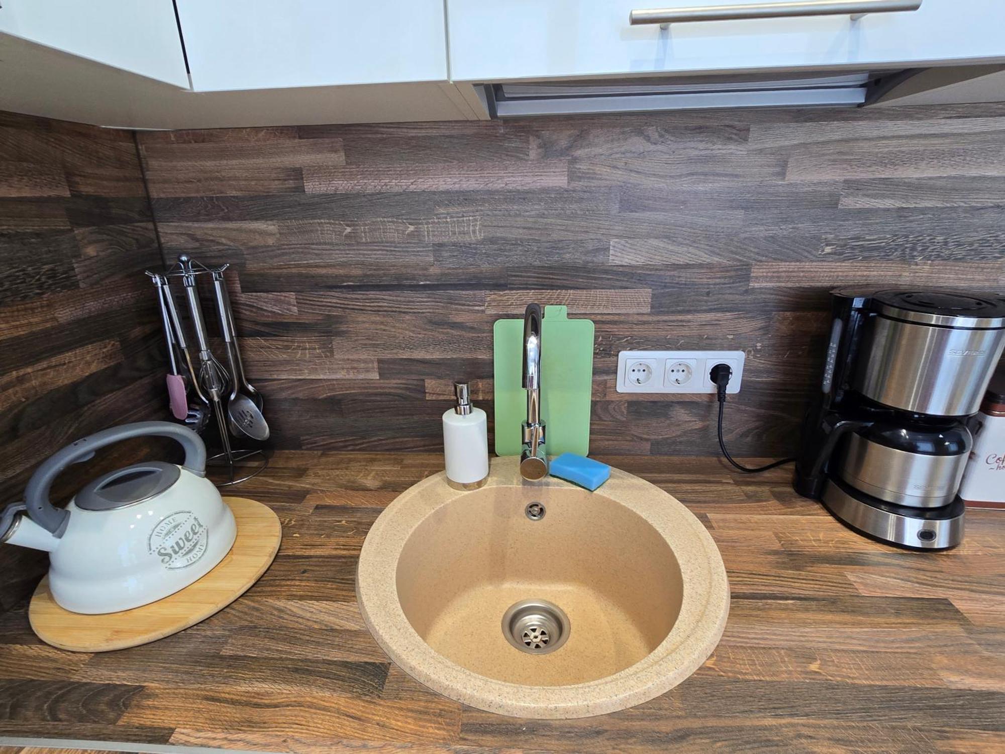 Madise Avenue Apartment نارفا المظهر الخارجي الصورة